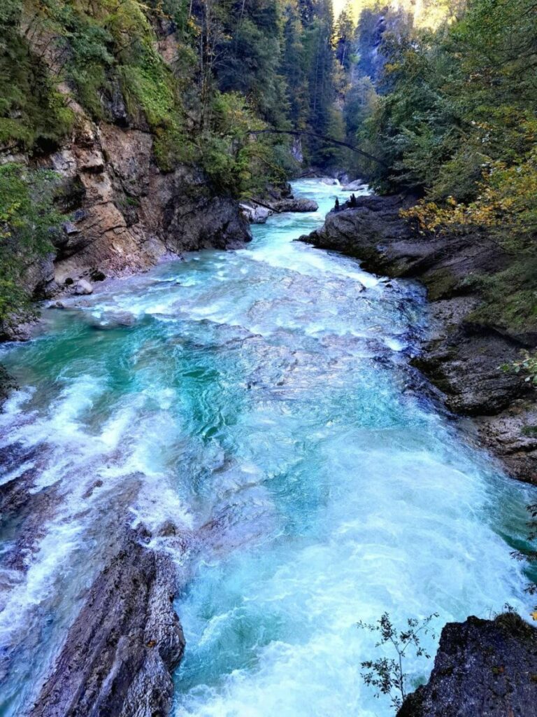 16.000 Liter Wasser in Trinkwasserqualität fließen in der Brandenberger Ache