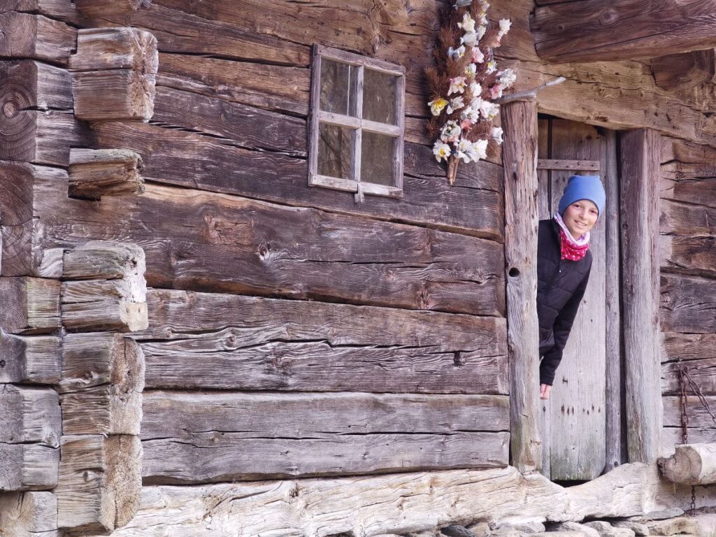 Hereinspaziert in die einzelnen Höfe im Bauernhofmuseum Tirol - was gibt es hier zu entdecken?