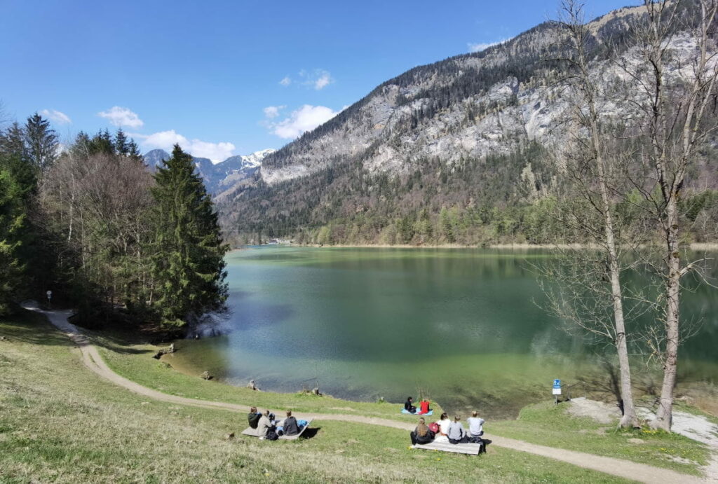 Panorama über den Reintalersee Kramsach, dahinter die Brandenberger Alpen und das Rofan