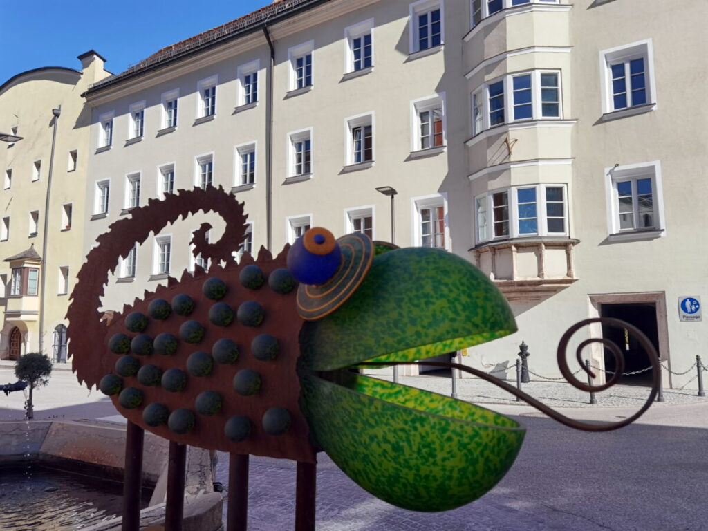 Künstlerstadt Rattenberg mit den Glasskulpturen in der Altstadt